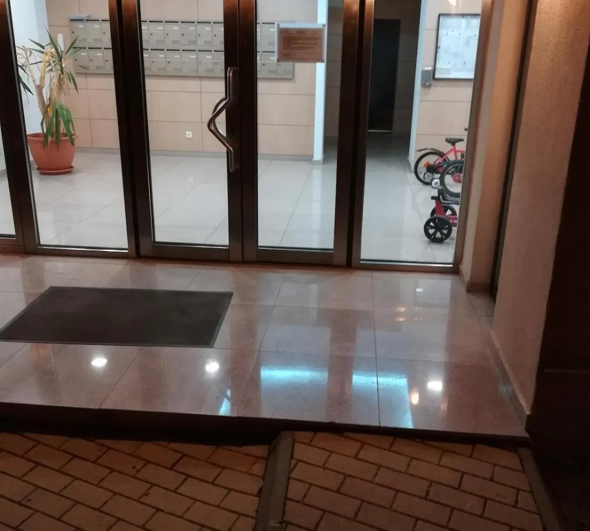 Apartment Comfortable Apt With Pool In Nature Surroundings Bucharest