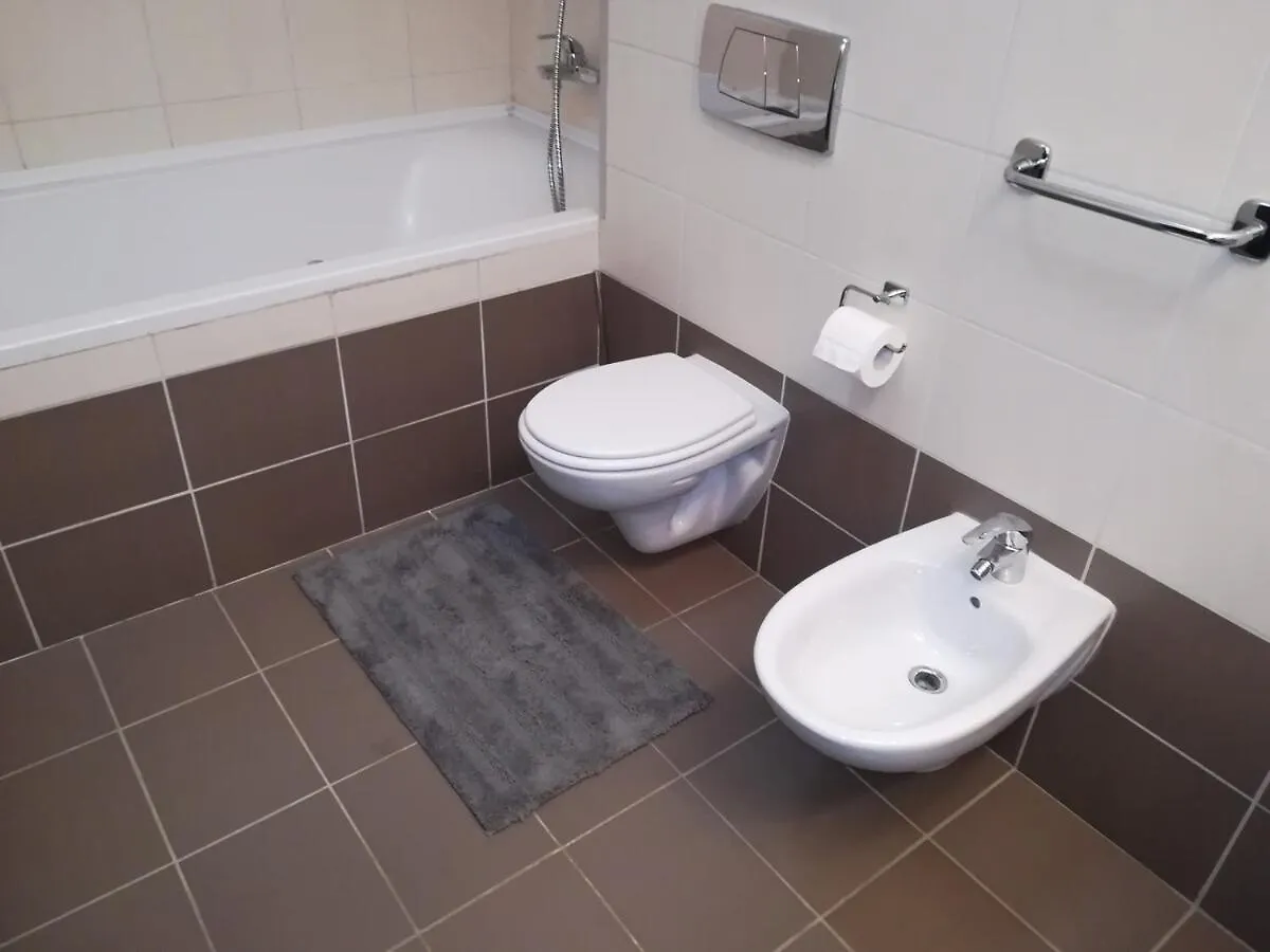 Comfortable Apt With Pool In Nature Surroundings Bucharest 0*,