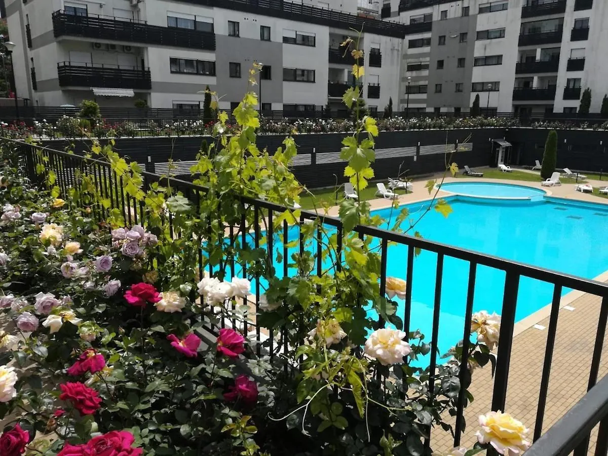 Comfortable Apt With Pool In Nature Surroundings Bucharest