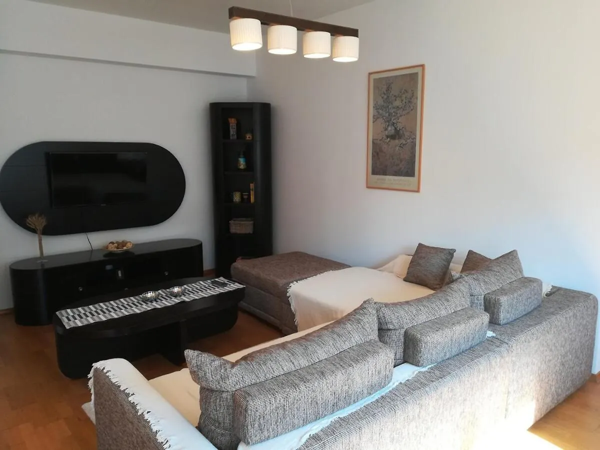 Comfortable Apt With Pool In Nature Surroundings location
